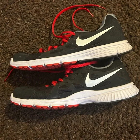 Nike Revolution Black University Red